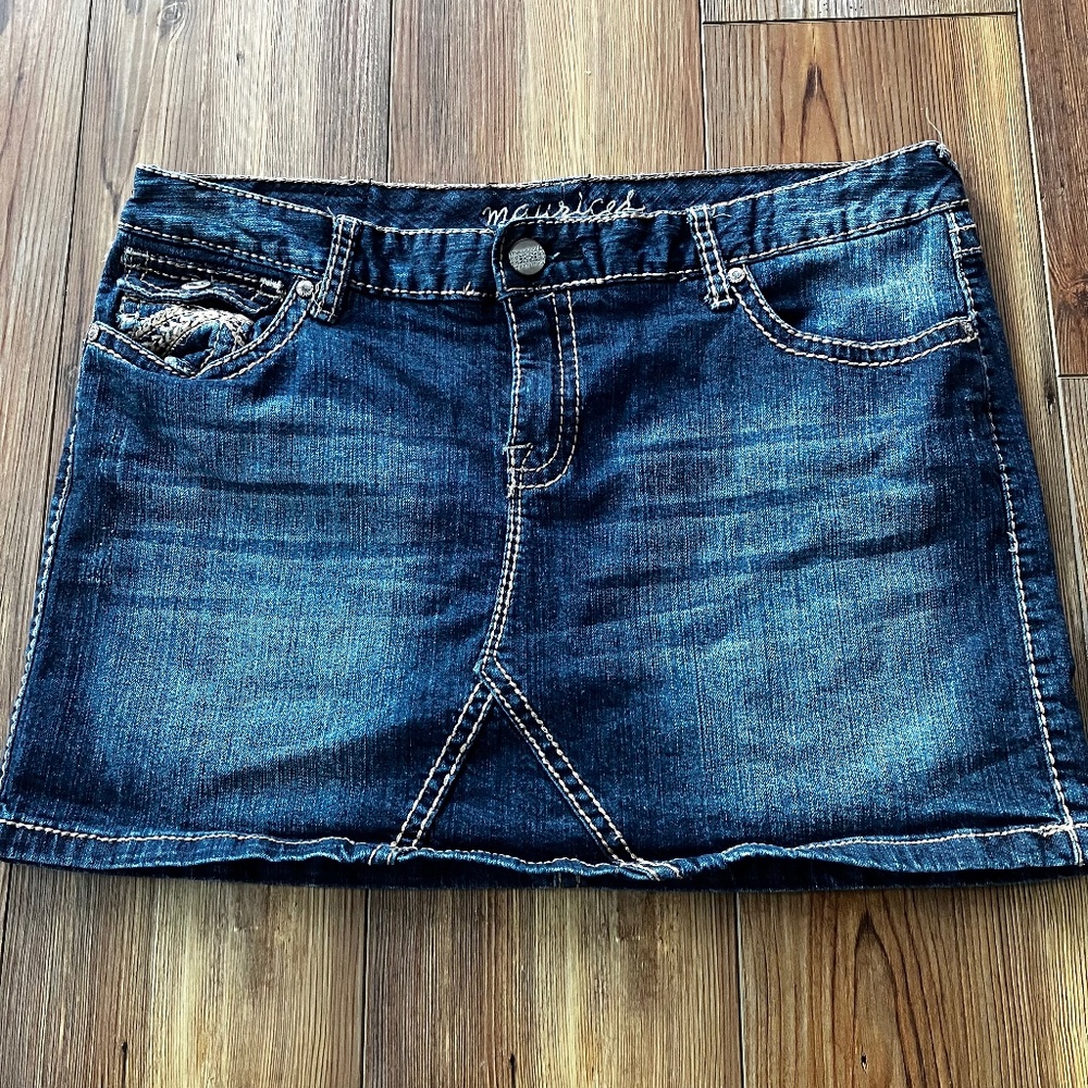 Women’s sz 11/12 Maurice's Dark Wash Denim Mini Skirt Embroidered Button Flap
